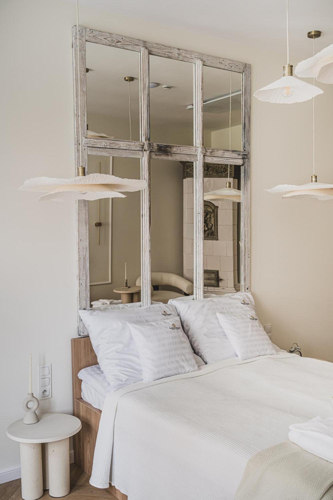 Apartamenty Lazienne Kreacje Thorn Exterior foto